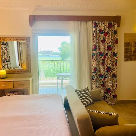 Jewel Howard Carter Hotel-2