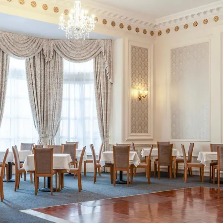 The Grand Burstin Hotel-3