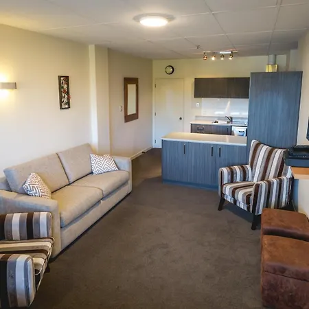 Lomond Lodge Motel & Apartments-2