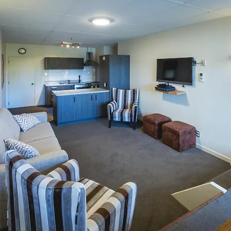 Lomond Lodge Motel & Apartments-3