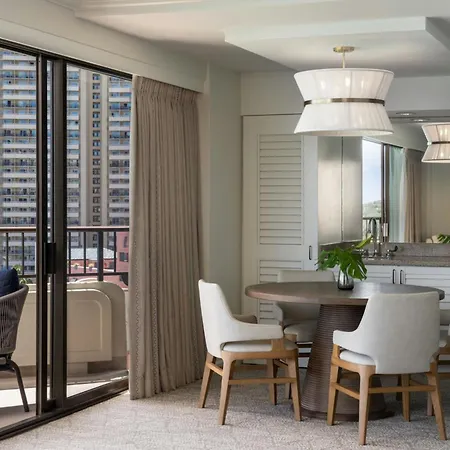 Moana Surfrider, A Westin Resort & Spa, Waikiki Beach-3