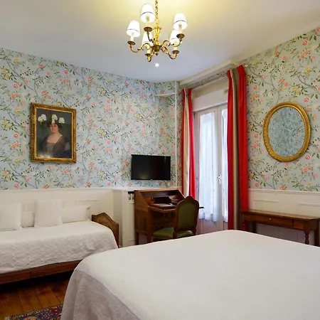 Hotel De L'Abeille-3