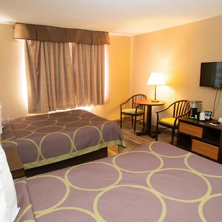 Super 8 By Wyndham Mississauga-3
