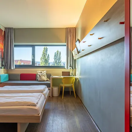 Meininger Hotel Berlin Airport-2
