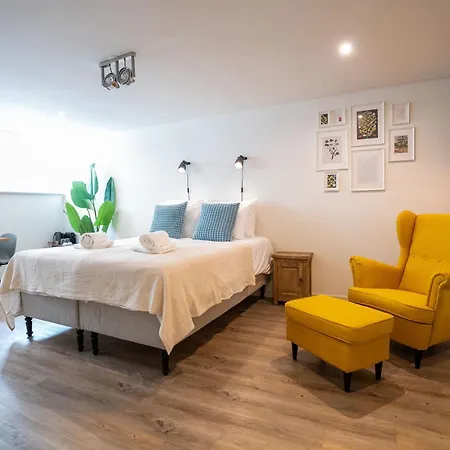 Nassau Canal Suites - In The Heart Of The City-2