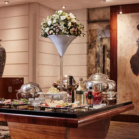 Hotel Lord Byron - Small Luxury Hotels Of The World-2