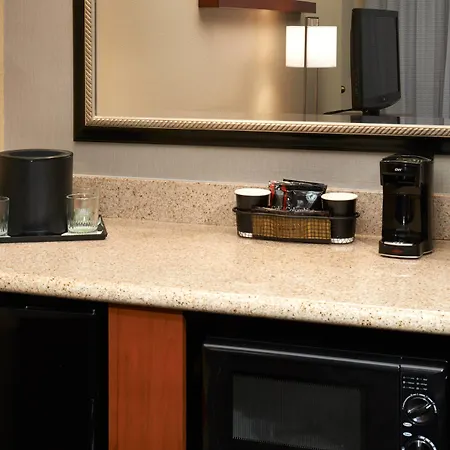 Courtyard By Marriott Rockford-2