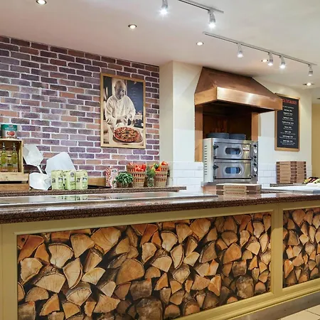 Delta Hotels By Marriott Heathrow Windsor-3