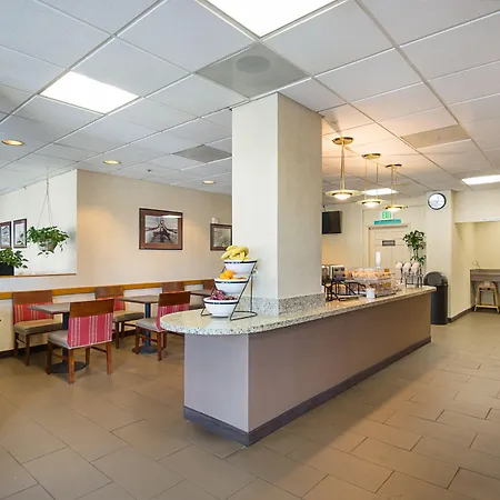 Comfort Inn By The Bay-3