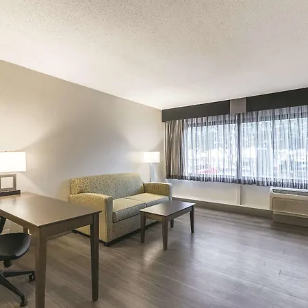 La Quinta By Wyndham Virginia Beach-2