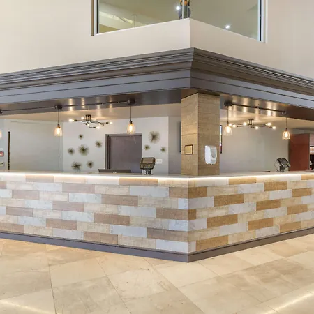 Best Western Plus El Paso Airport Hotel & Conference Center-3