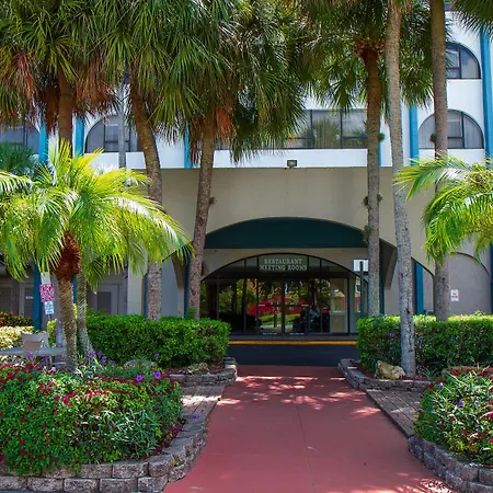 Clarion Inn & Suites Miami International Airport-3