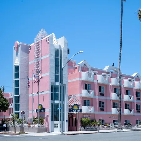Days Inn By Wyndham Santa Monica-3