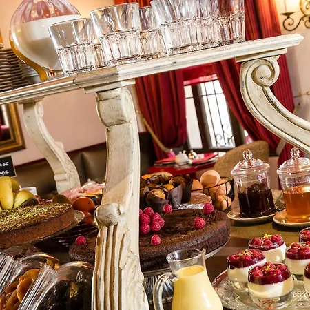 Le Cavendish-2
