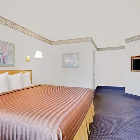 Travelodge By Wyndham Page, View Of Lake Powell-2