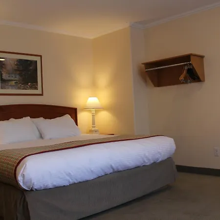 Travelodge By Wyndham Kamloops-2