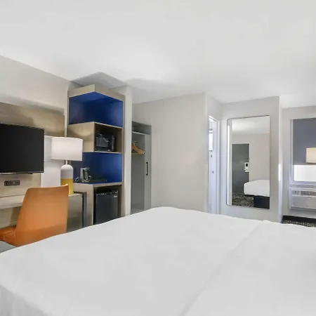 Comfort Inn Kansas City Midtown-3