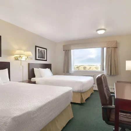 Days Inn By Wyndham Lethbridge-2