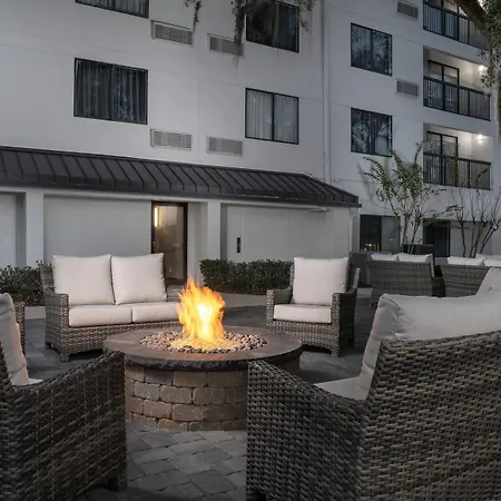 Courtyard By Marriott Orlando East/Ucf Area-3