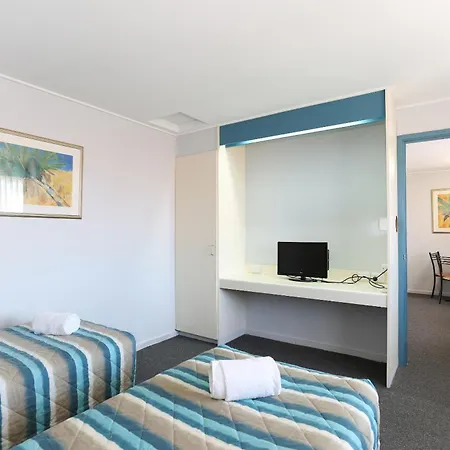 Reef Resort Motel-3