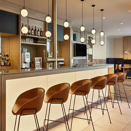 Courtyard By Marriott Dortmund-3