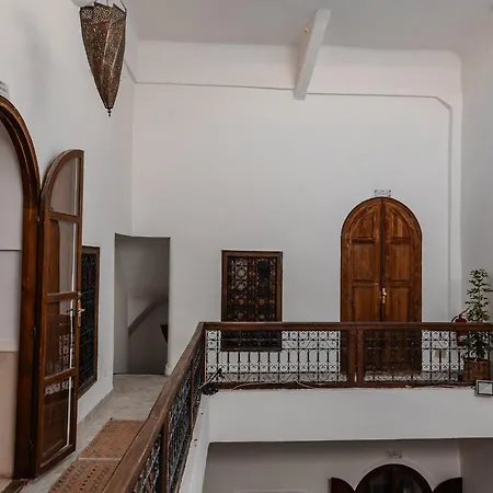Riad White Flowers-2