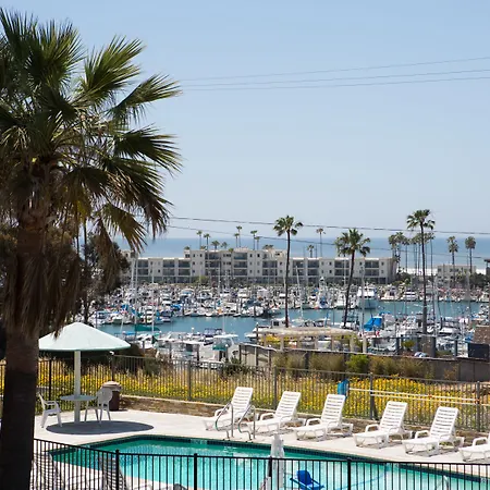 Days Inn By Wyndham Oceanside-3
