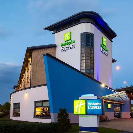 Holiday Inn Express Glasgow Airport By Ihg-2