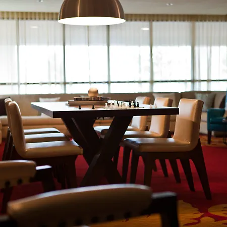 Renaissance Newark Airport Hotel-2