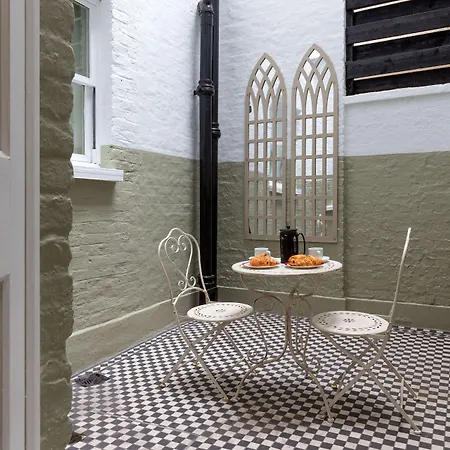 Collingham Serviced Apartments-2