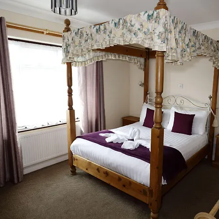 Aylesbray Lodge-2