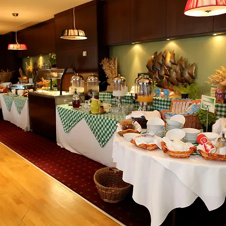 Maldron Hotel Derry-3