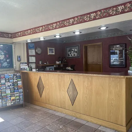 Red Carpet Inn Medford-3