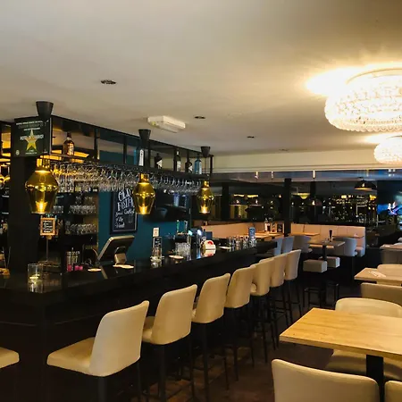 Boutique Hotel Chariot - Amsterdam Schiphol Airport-3