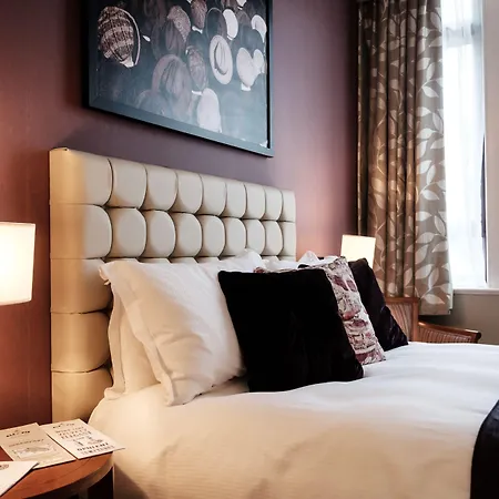 The Mad Hatter Hotel-2