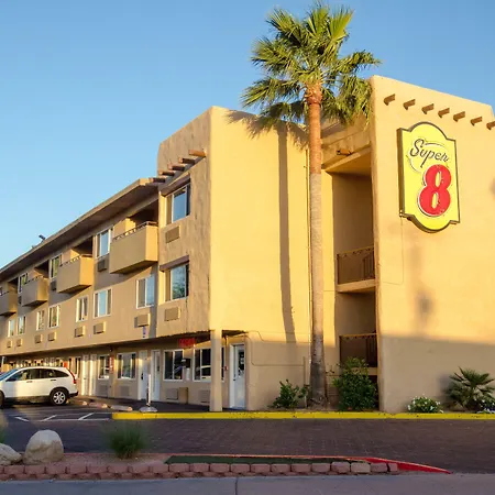 Super 8 By Wyndham Las Vegas North Strip/Fremont St. Area-2