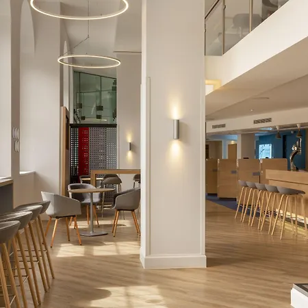 Holiday Inn Express Edinburgh City Centre By Ihg-3