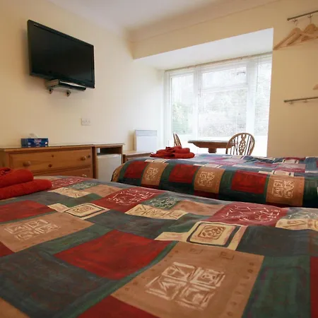 Abacus Bed And Breakfast, Blackwater, Hampshire-2