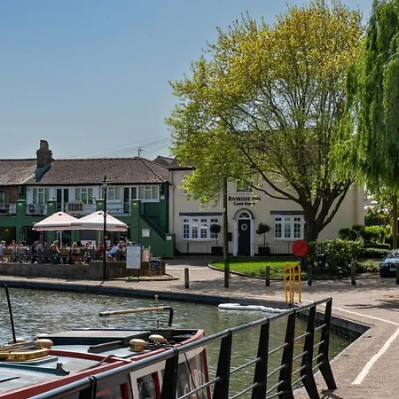 Riverside Inn-3
