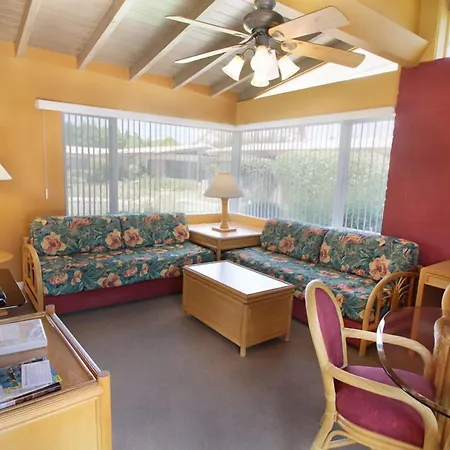A Place In The Sun Hotel - Adults Only Big Units, 24H Heated Pool & Spa In 1 Acre Park Prime Location, Dog Friendly, Top Midcentury Modern Boutique Hotel-3