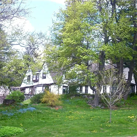 Whistler'S Inn-2