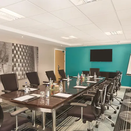 Ramada Hotel & Suites By Wyndham Coventry-2