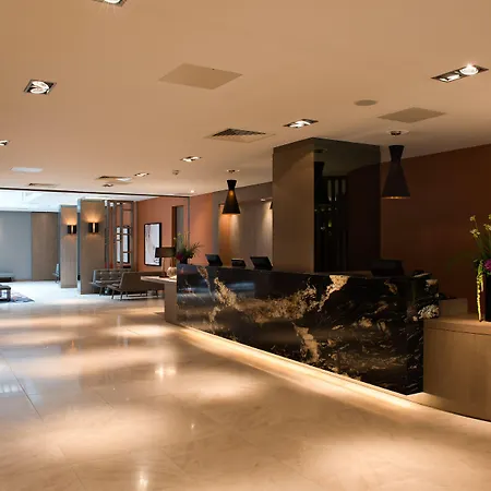 Clayton Hotel Chiswick-2
