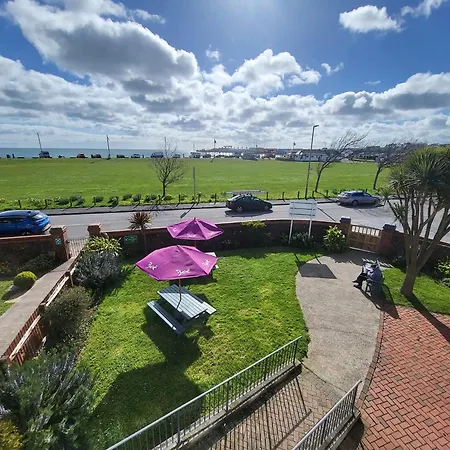 Beach Hotel Torbay B&B-2