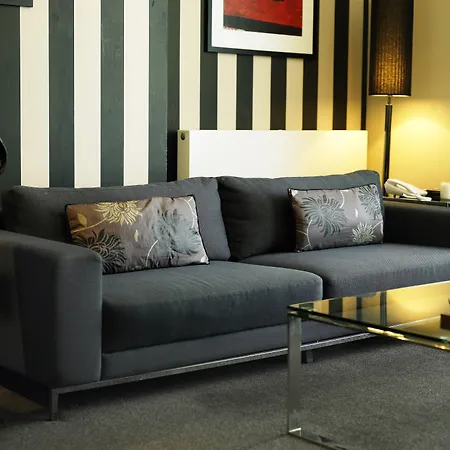 Kensington House Aparthotel-3