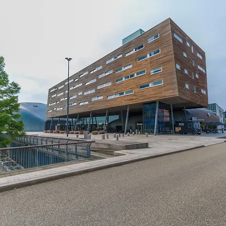 Leonardo Hotel Almere City Center-3