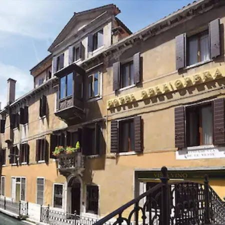 Hotel Dell'Opera-3