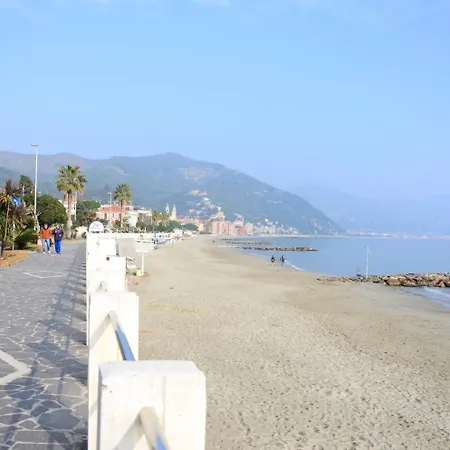 Hotel Mignon 50 Mt Dalla Spiaggia E Dall'Isola Pedonale-3