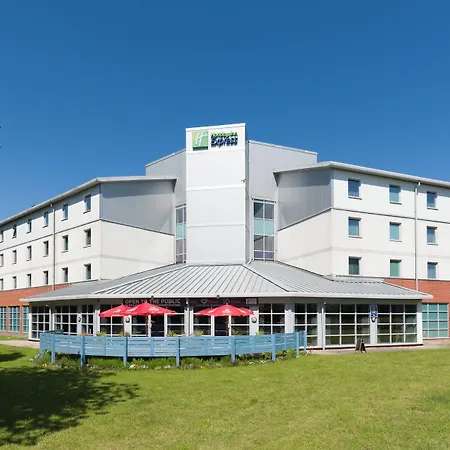 Holiday Inn Express Leigh - Sports Village By Ihg-2
