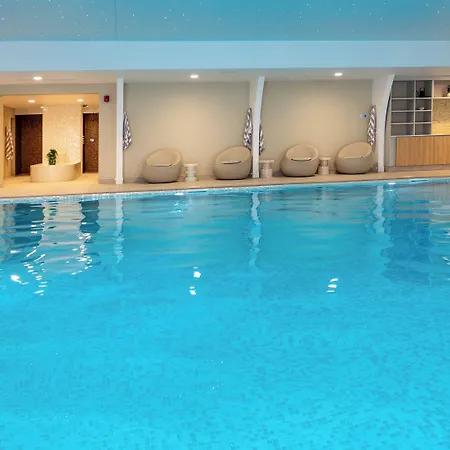 St Moritz Hotel And Cowshed Spa-3